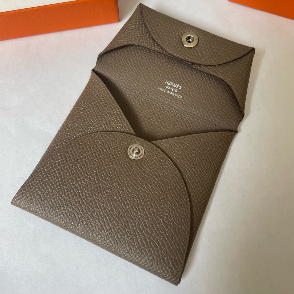 Hermes Epsom Calfskin Bastia Change/Coin Purse in “Etoupe” color